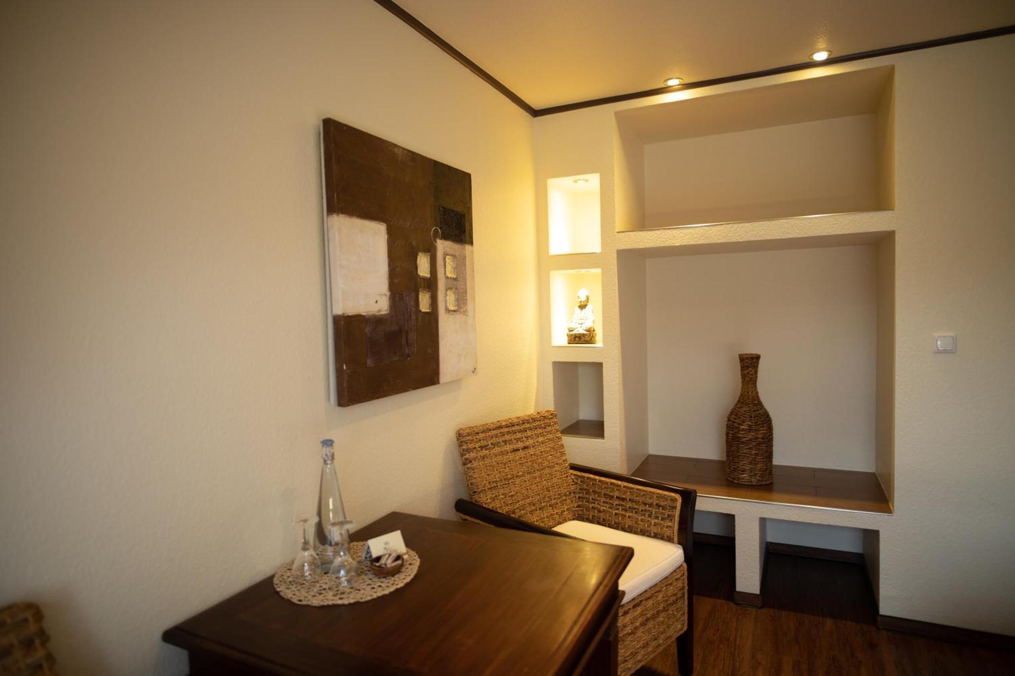 Hotel Vier Jahreszeiten à Husum  Extérieur photo